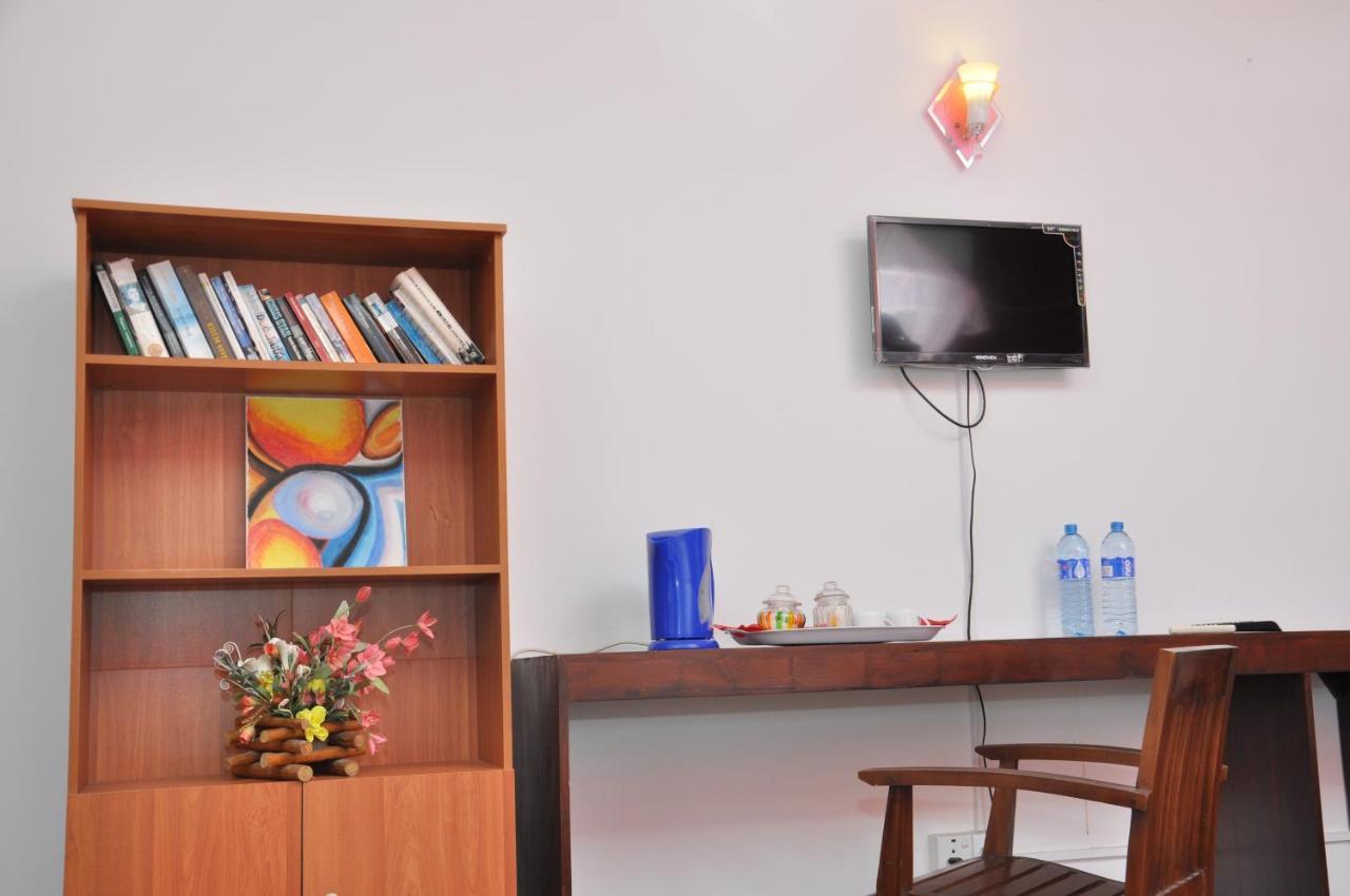Blumarine Guest House Negombo Ngoại thất bức ảnh
